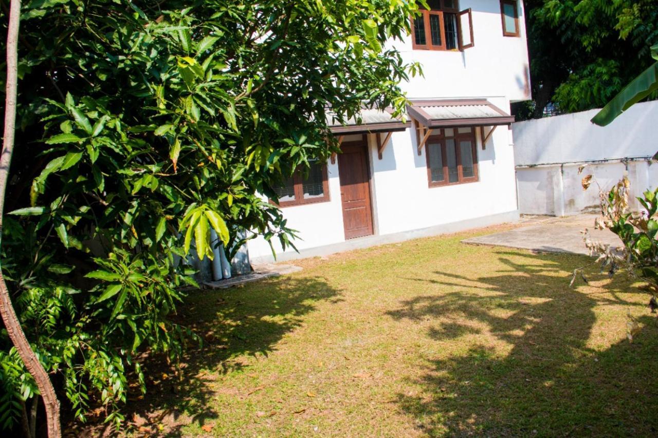 Battaramulla Boutique Villa スリ・ジャヤワルダナプラ・コッテ エクステリア 写真